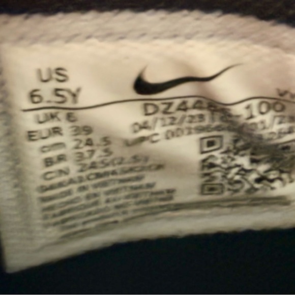 NWOT/NWOB Nike Freak 5, size 6.5 - Picture 9 of 9